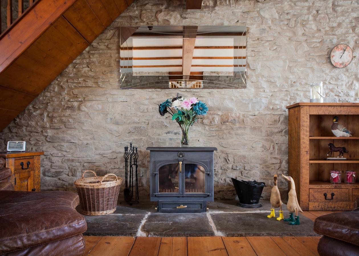 Bed and Breakfast Beudy Bach Cross Hands Exterior foto